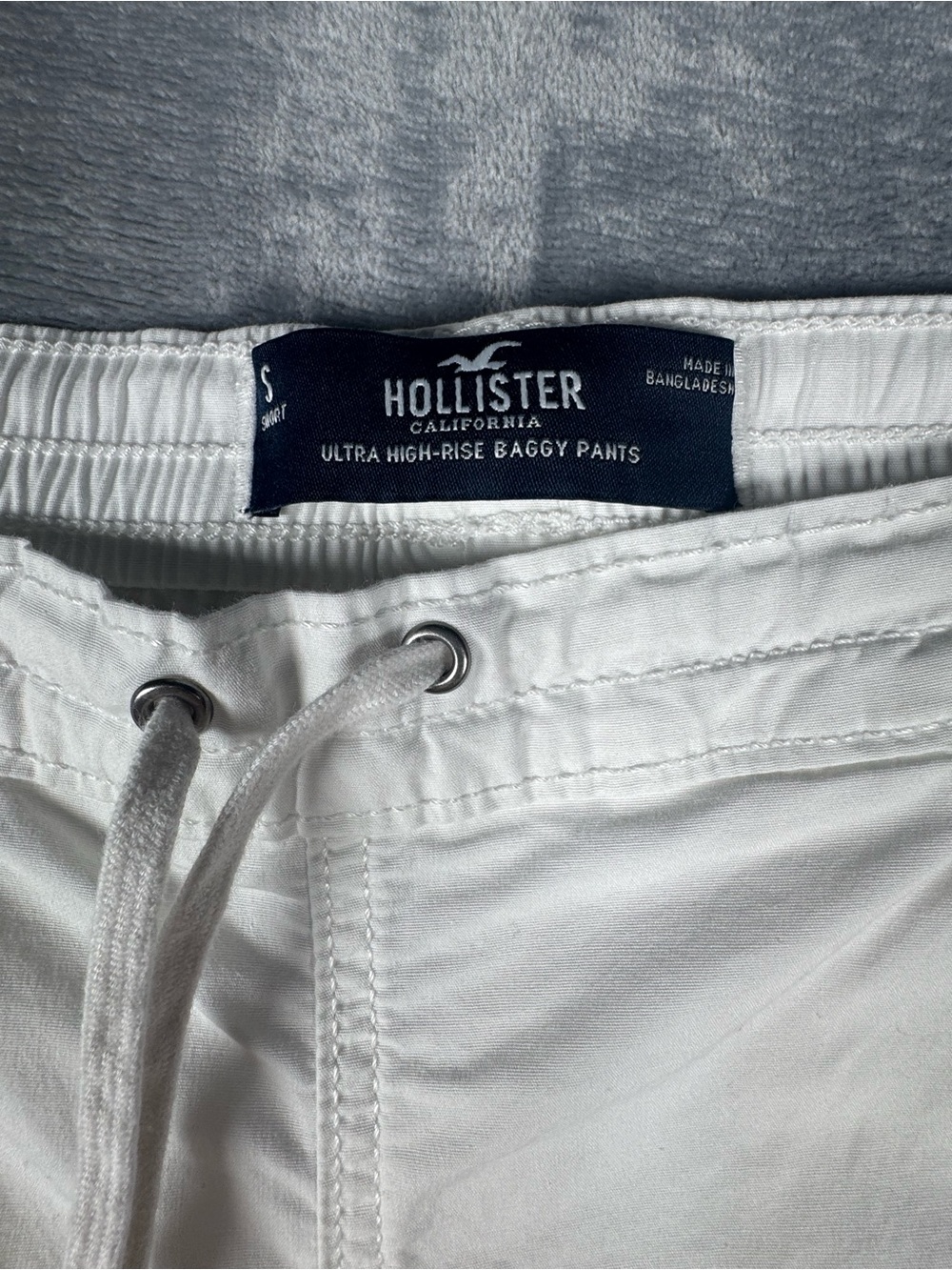 Hollister White Ultra High-Rise Baggy Drawstring Pants - Picture 4 of 4
